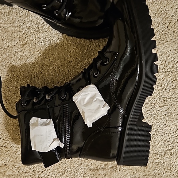 Black patented leather combat boots - Picture 4 of 6